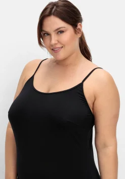 Unterkleid mit verstellbaren Trägern