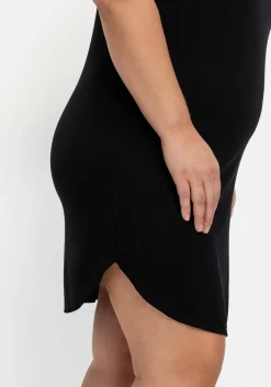 Unterkleid mit verstellbaren Trägern