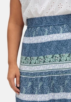 Volantrock mit Paisleydruck, in leichter A-Linie