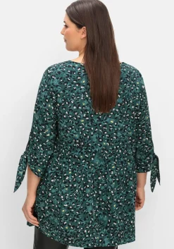 Weit schwingende Tunika mit Alloverprint