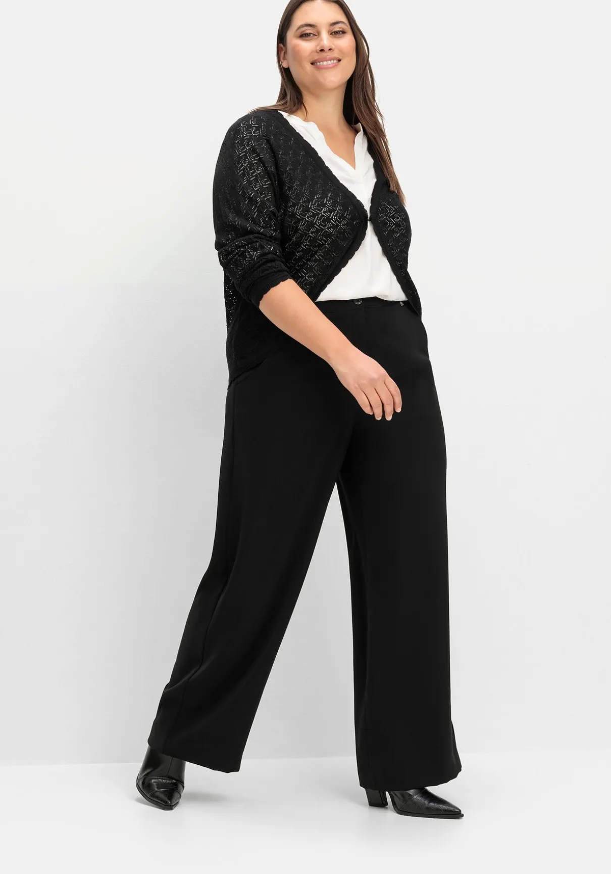 Weite High-Waist-Hose im Curvy-Schnitt ELLA