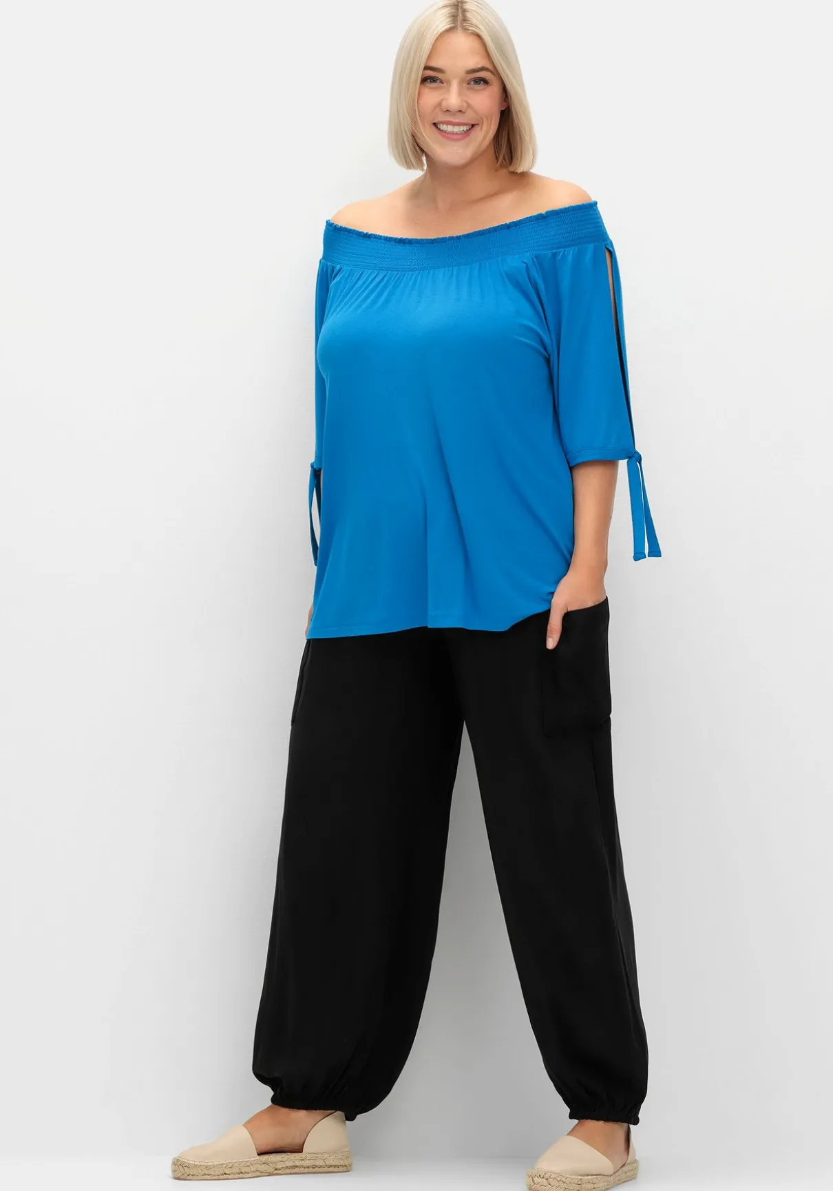 Weite Hose mit breitem Smokbund und Seitentaschen