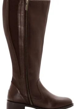 Weitschaftstiefel aus Leder mit drei Zierschnallen