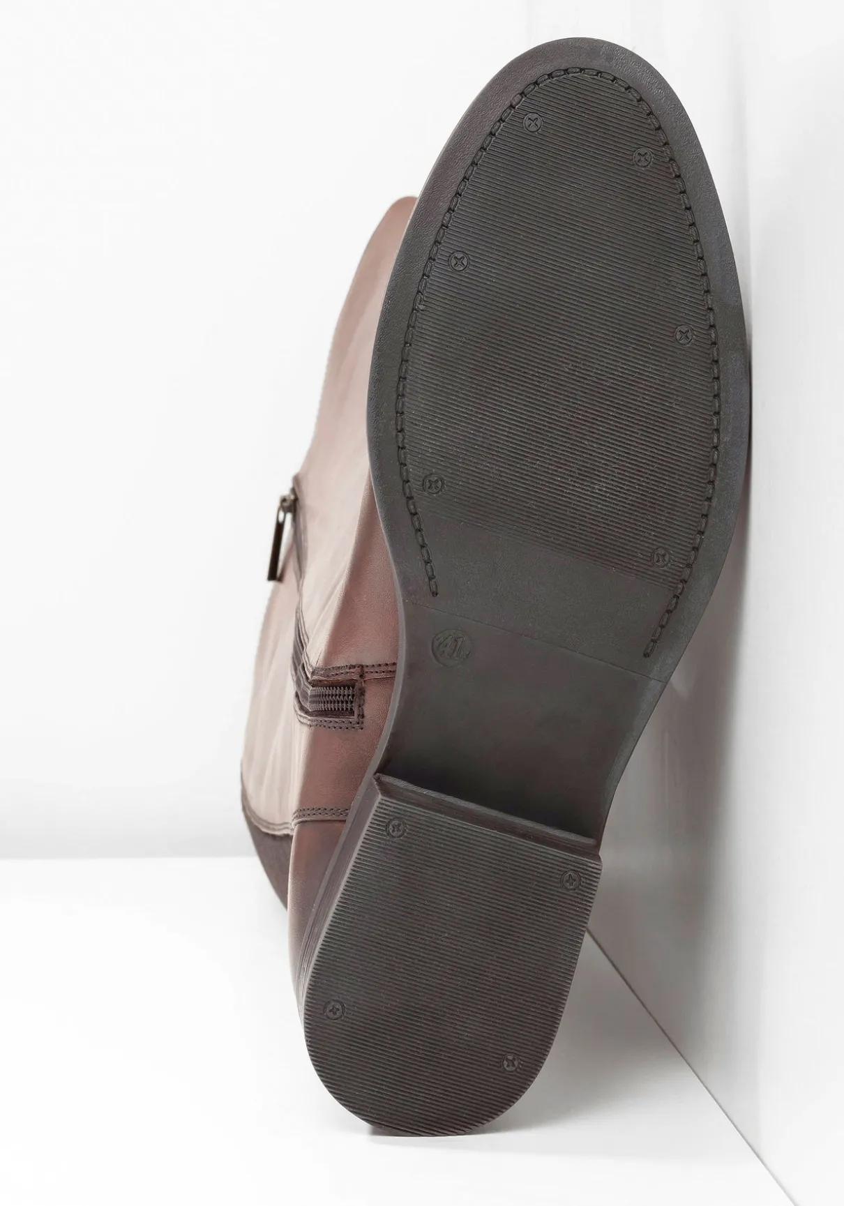 Weitschaftstiefel aus Leder mit Stretch-Einsatz