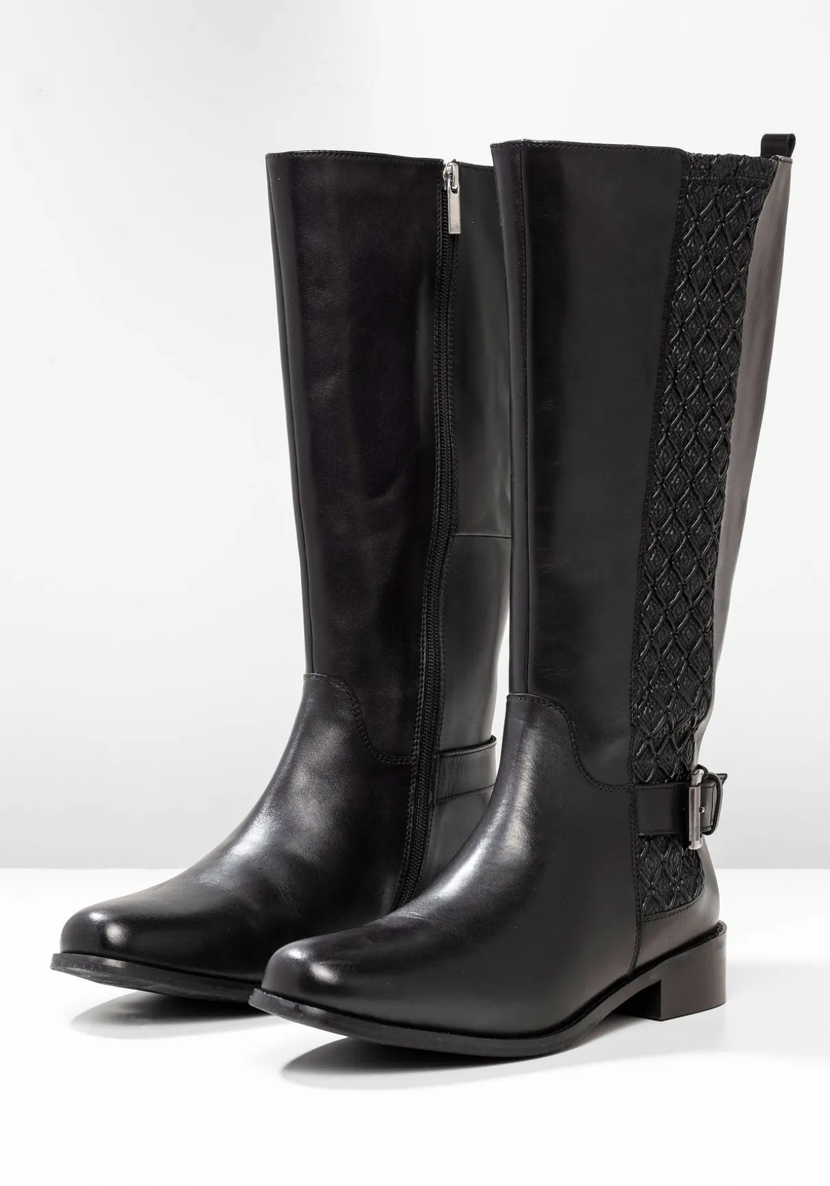 Weitschaftstiefel aus Leder, mit Schnallenbändern