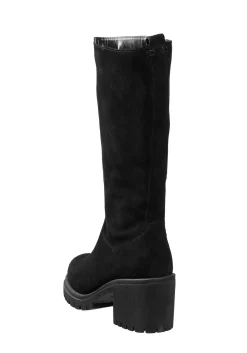 Weitschaftstiefel mit stark profilierter Sohle